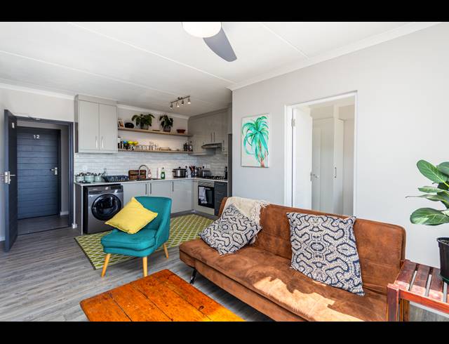 1 BEDROOM APARTMENT FOR SALE IN TABLE VIEW
